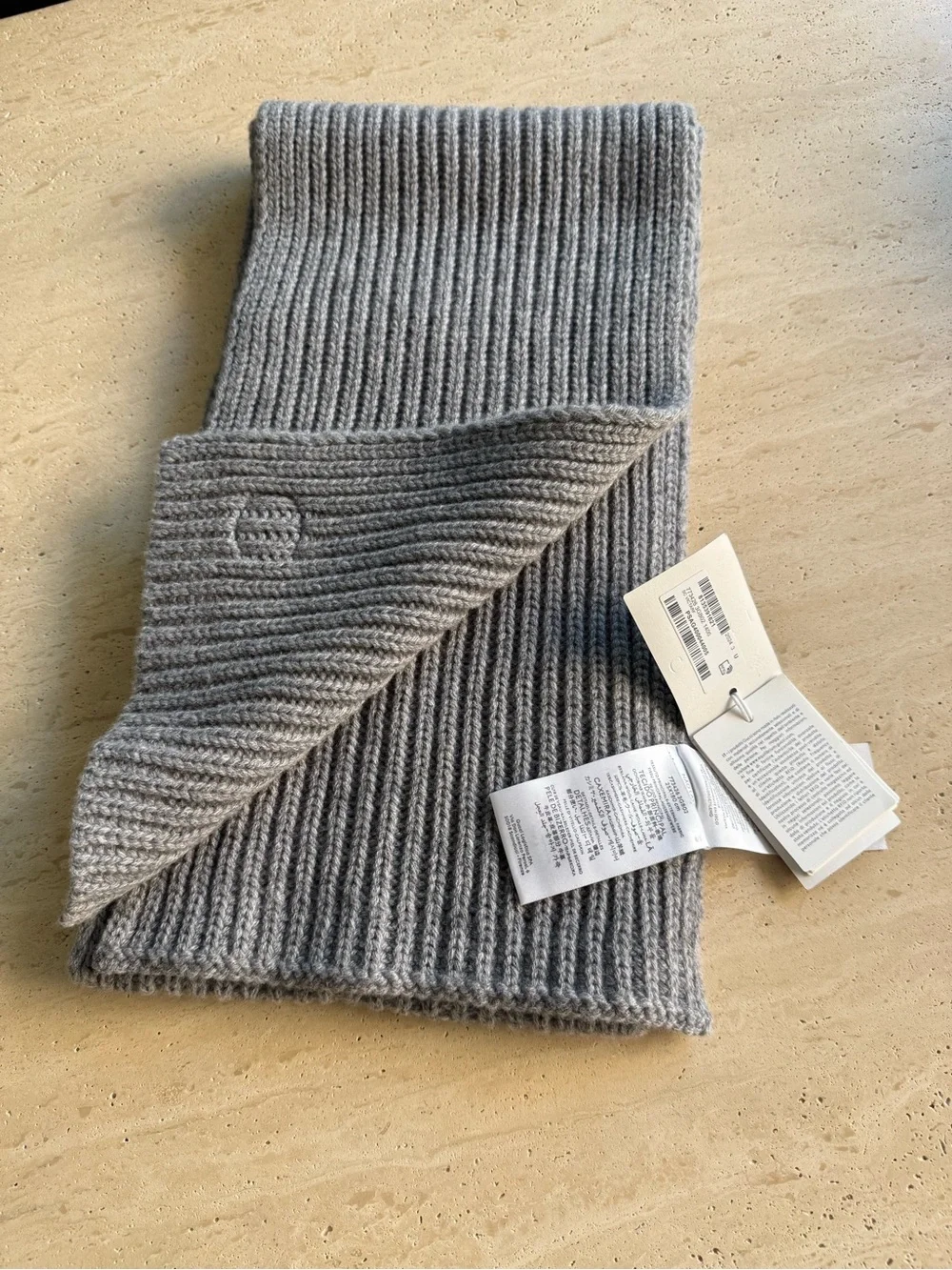 NWT Gucci Grey GG Logo Wool-Cashmere Rectangular Scarf Unisex